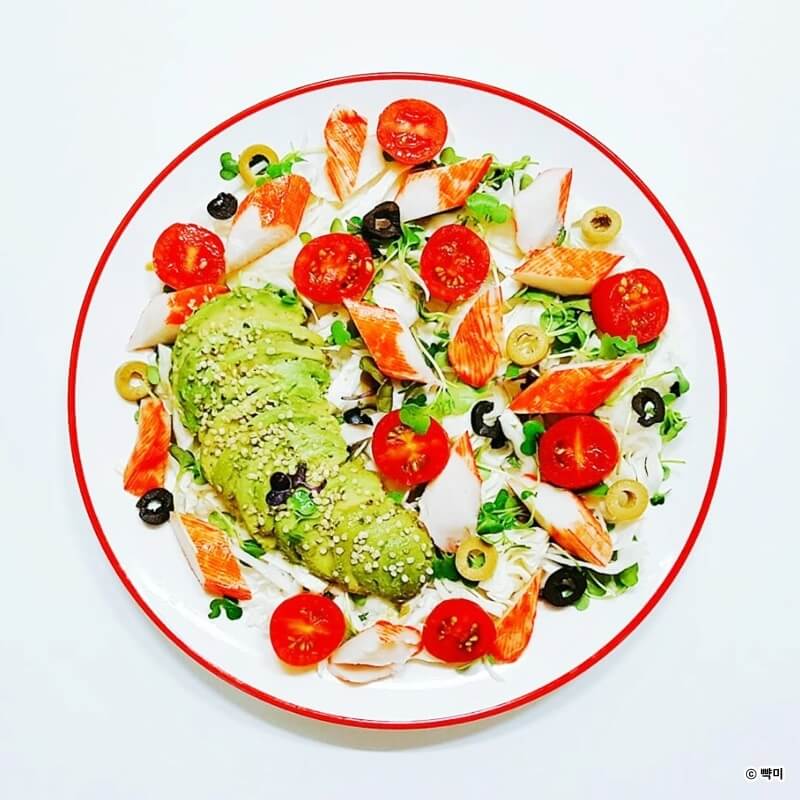 다이어트-식단-크래미-아보카도-샐러드