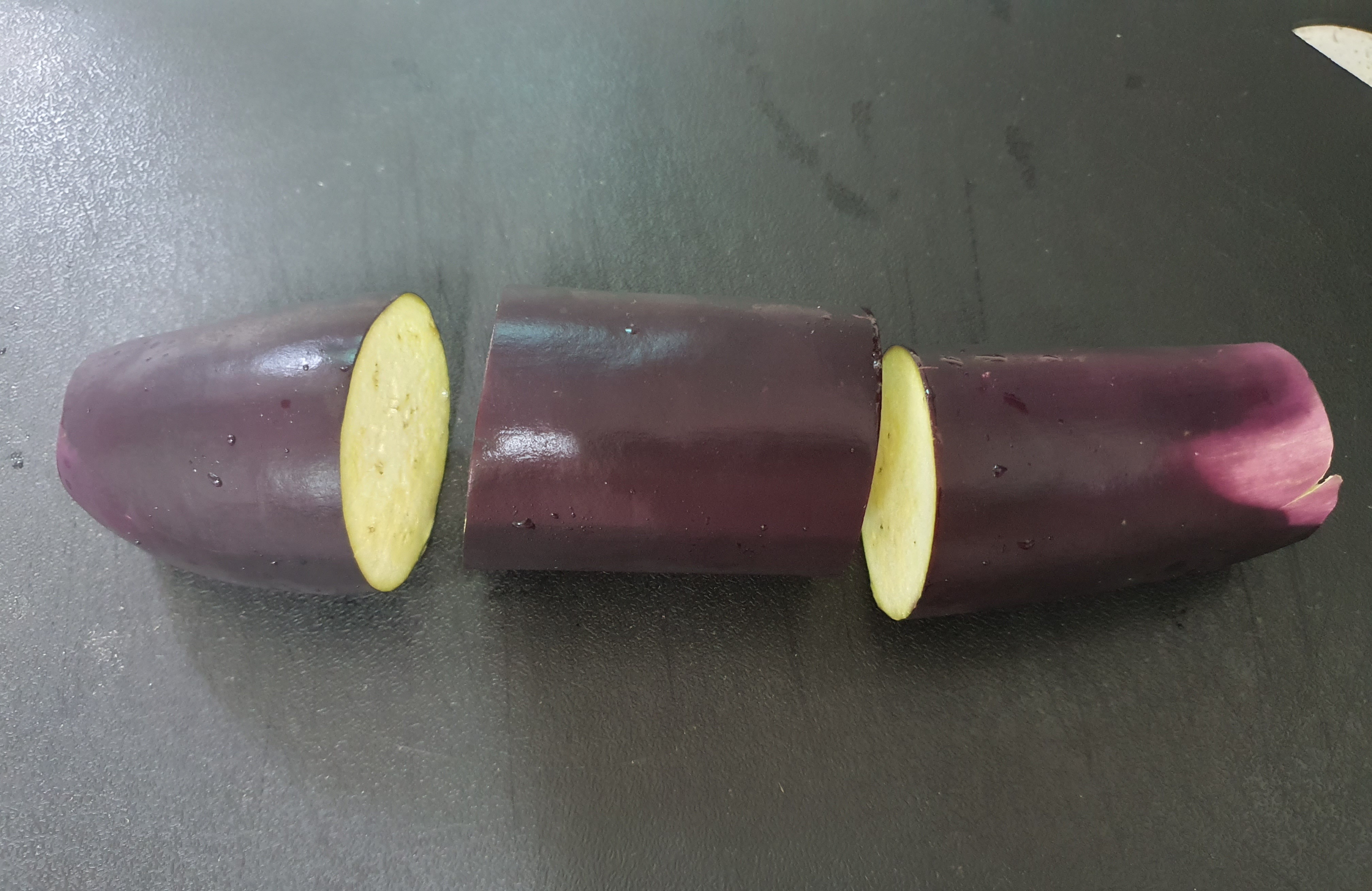 싱싱한-가지로-만들었어요.