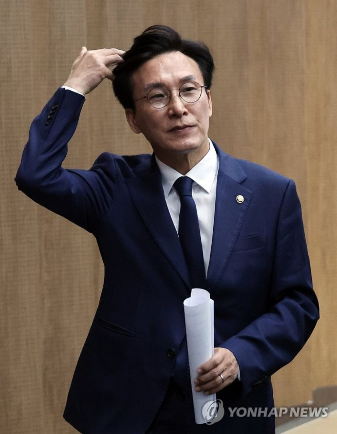 김민석 당대표 출마 선언 총정리! 전 총리의 파격 행보와 나이, 고향, 학력, 경력, 부인, 관련주 및 익산 거주의 비밀 심층 진단