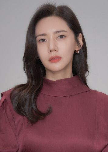변춘희 (추자현)