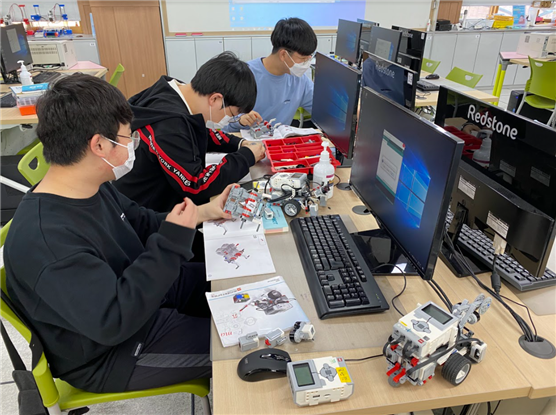 한국 교육 혁신 사례 2025: 생성형 AI·에듀테크가 바꾸는 교실의 미래