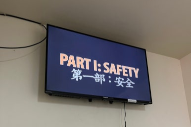 경비행기 파일럿 체험 - 안전 교육이 진행된 컨테이너 방