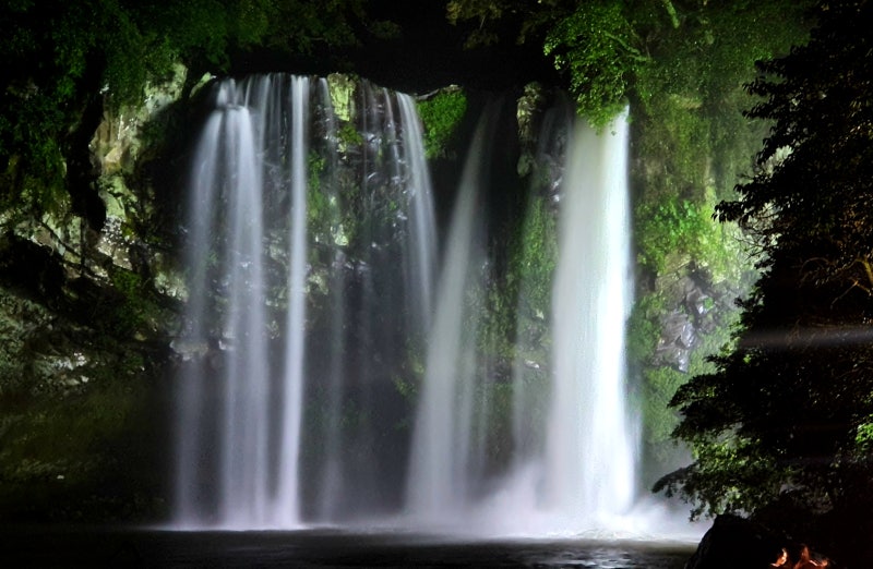천지연 폭포 야경
