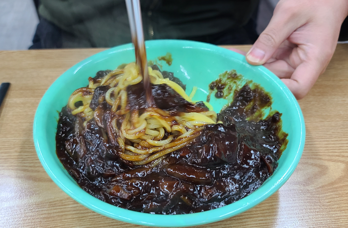 상대원맛집 산성궁 순두부짬뽕 내부 메뉴판 짜장면 제육덮밥
