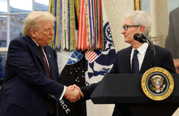 “반도체에 100% 관세?” 트럼프 폭탄 선언