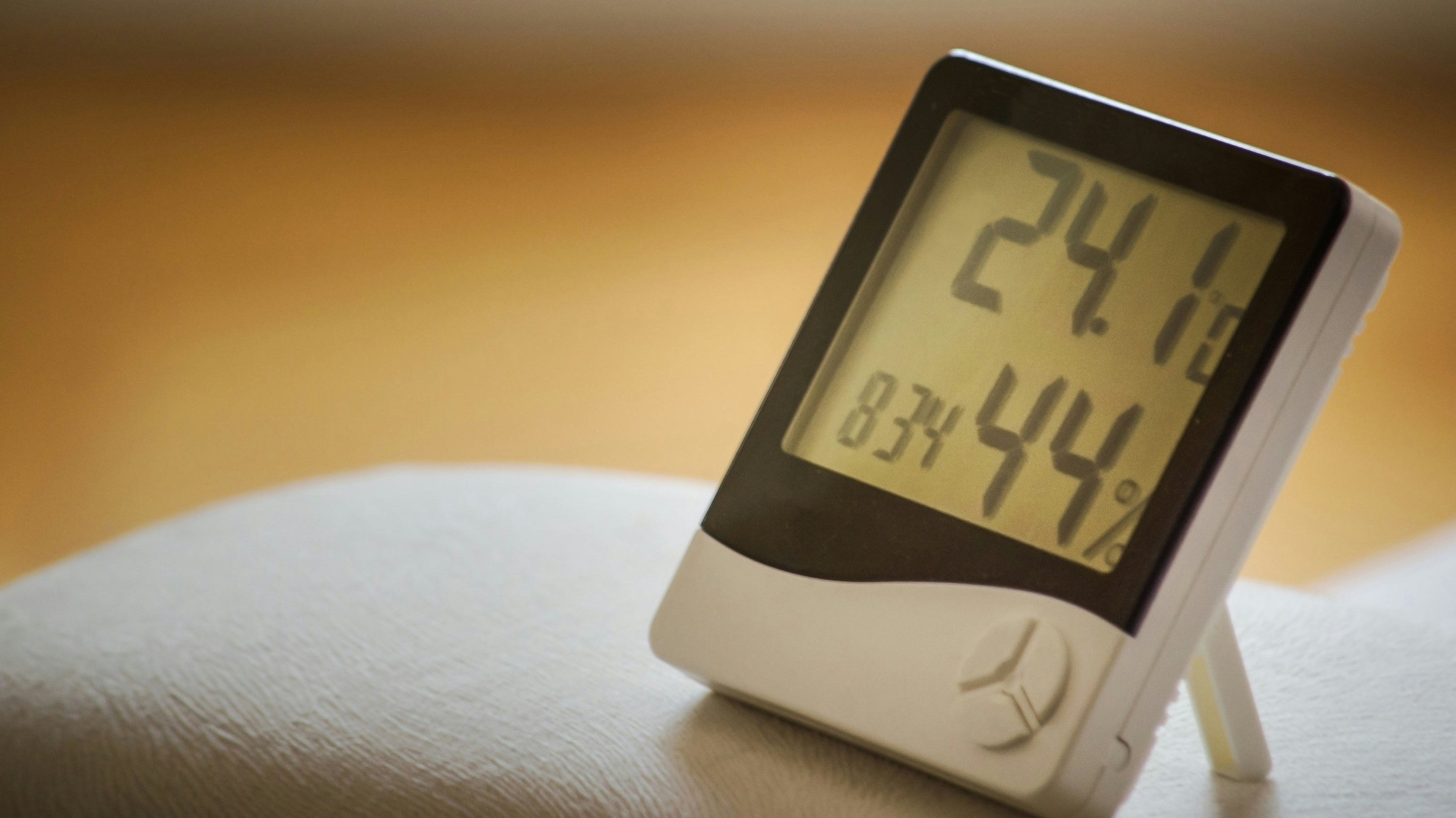 온도와 습도를 표시해주는 장치