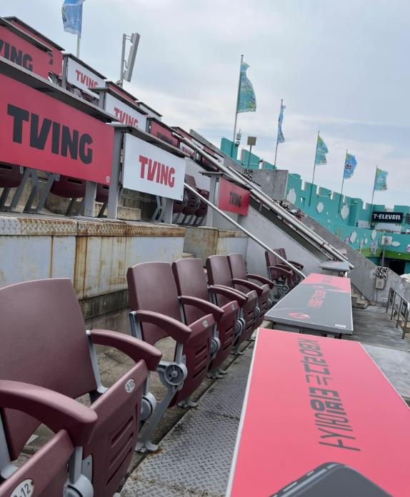 ⚾【KT 위즈 파크 티빙 테이블석 후기】3인석 2자리만 예매했을 때 생기는 일?! ❘ 야구장 외야 테이블석 꿀팁 총정리