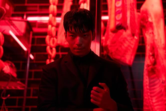 형이 쏜 총을 어깨에 맞은 위하준