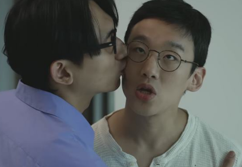 예상치 못한 필름 용원게이 장면 캡쳐 12