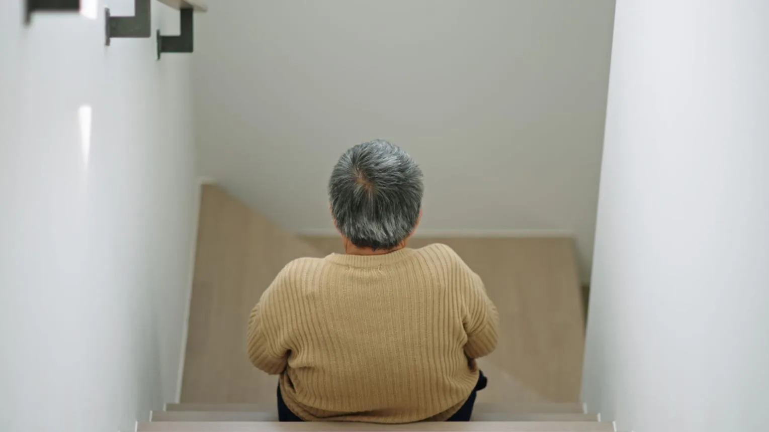노인학대 증가 원인과 예방 대책