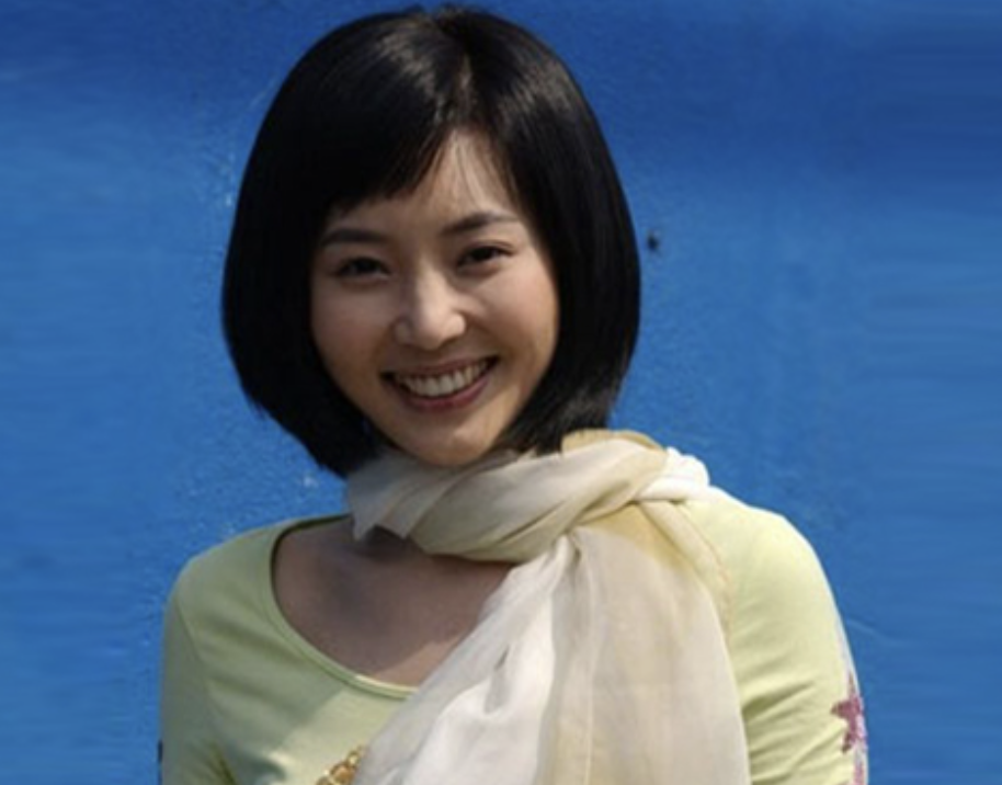 이윤성 프로필 화보