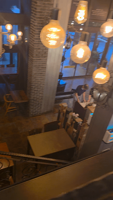 클래식한 1층 분위기.