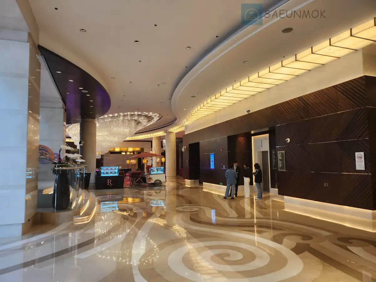 상해-르네상스-푸투오-호텔-로비