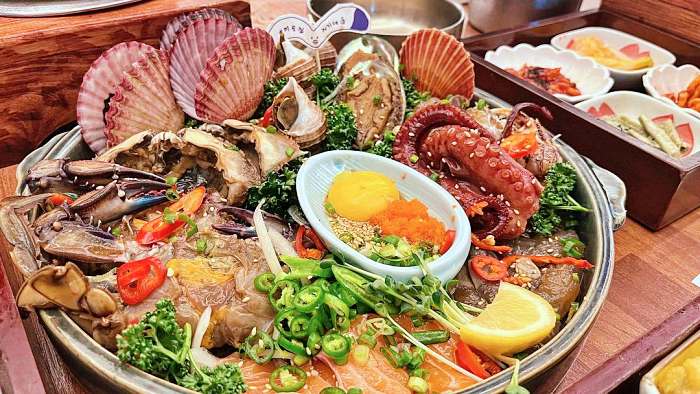 토요일은 밥이좋아 토밥 좋아 부산 해운대 암게 숫꽃게 전복 문어 새우 골뱅이 가리비 모둠해물장 맛집