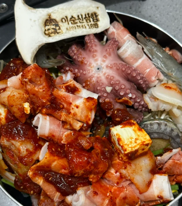 이순신돌문어삼합