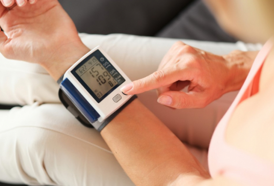 고혈압 자가관리법 올바른 혈압 측정법 가정혈압 자가측정 혈압계 혈압기록 혈압관리방법 건강관리 심혈관건강