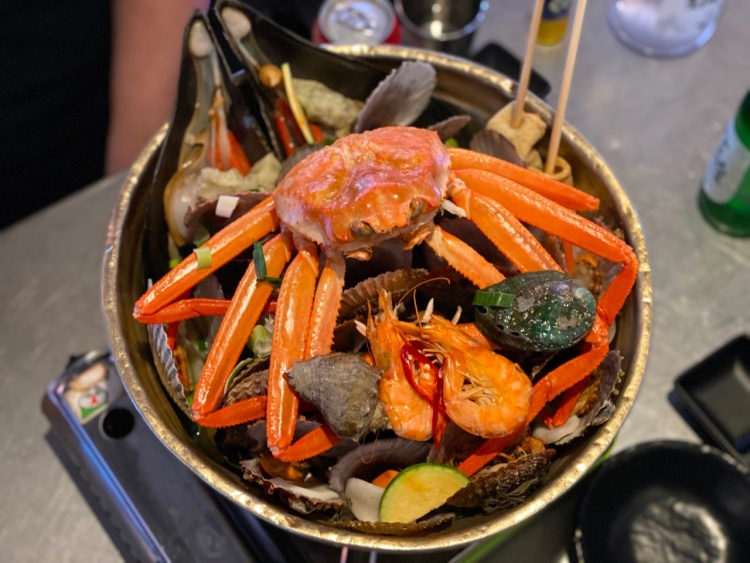 이색 떡볶이 대결 싱싱한 해산물 실내포차 홍게 떡볶이 강남 교대역 맛집 추천 생방송투데이 리얼맛집 오늘방송 수요맛전