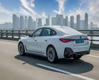 BMW i4 그란쿠페 사진
