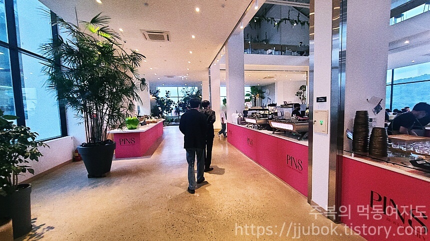 핀스커피-1층-카운터