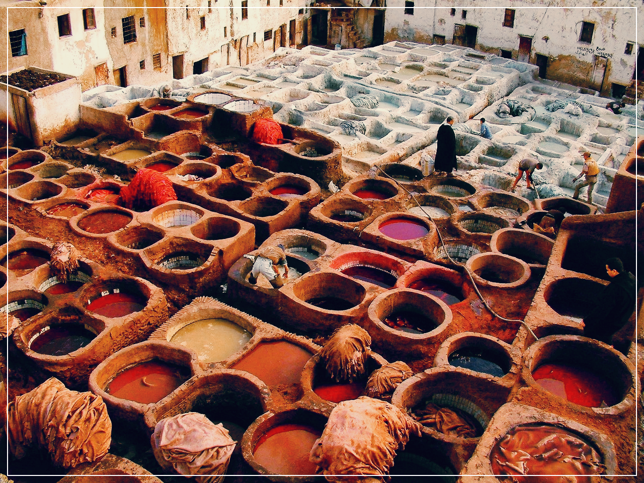 모로코의 페즈의 무두질 작업장