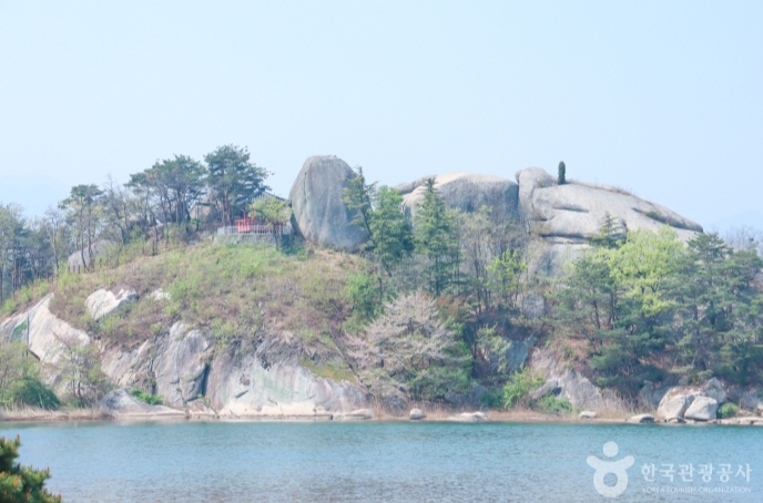 산과-호수가-어울어진-영랑호