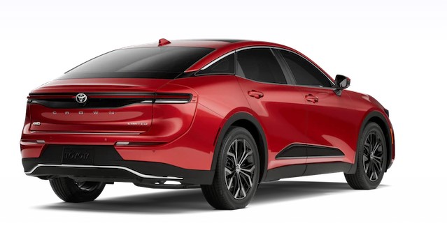 2023-토요타크라운-후면