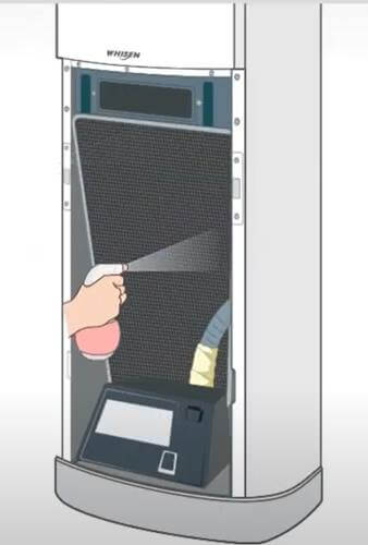 에어컨-냉각핀-청소방법-문무기를-이용하여-전용세제-등을-냉각핀에-분무합니다