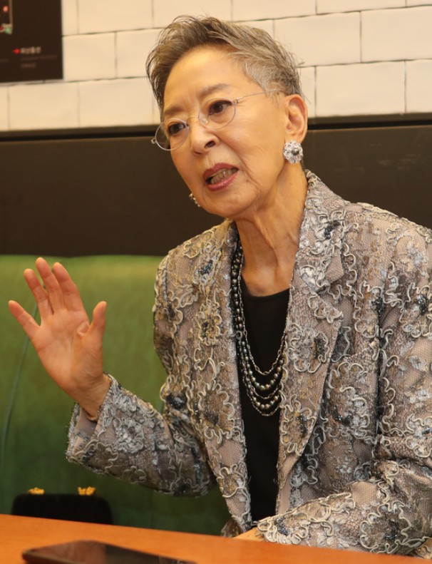 배우-김지미