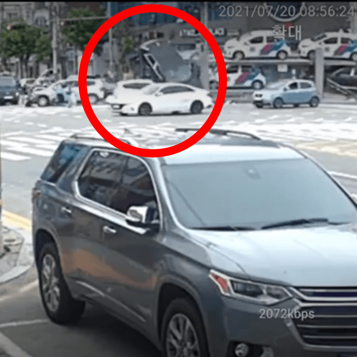 여수탁송차량사고-빨간동그라미-강조사진