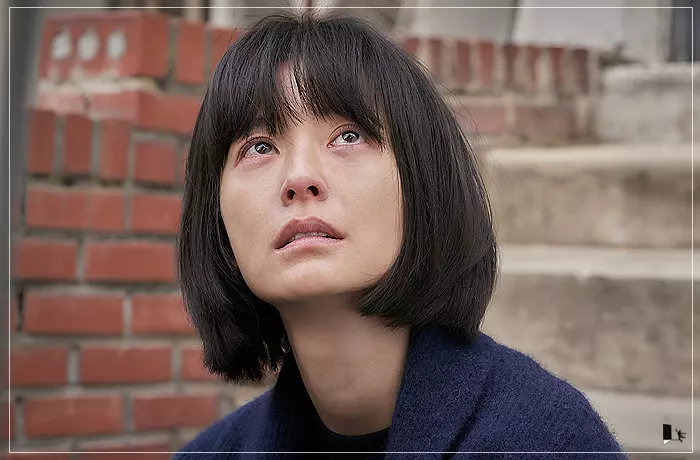 영화-잠-하늘을-올려다-보는-수진