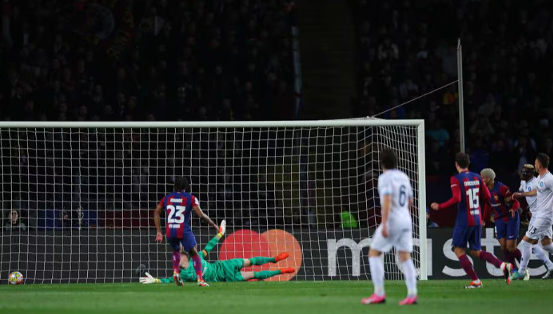 전반 30분 나폴리 라흐마니의 만회골