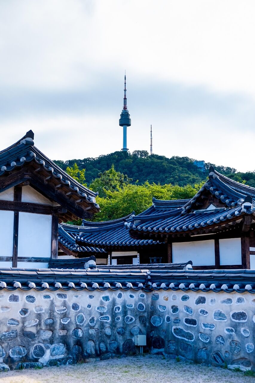 한옥의 마당과 담장
