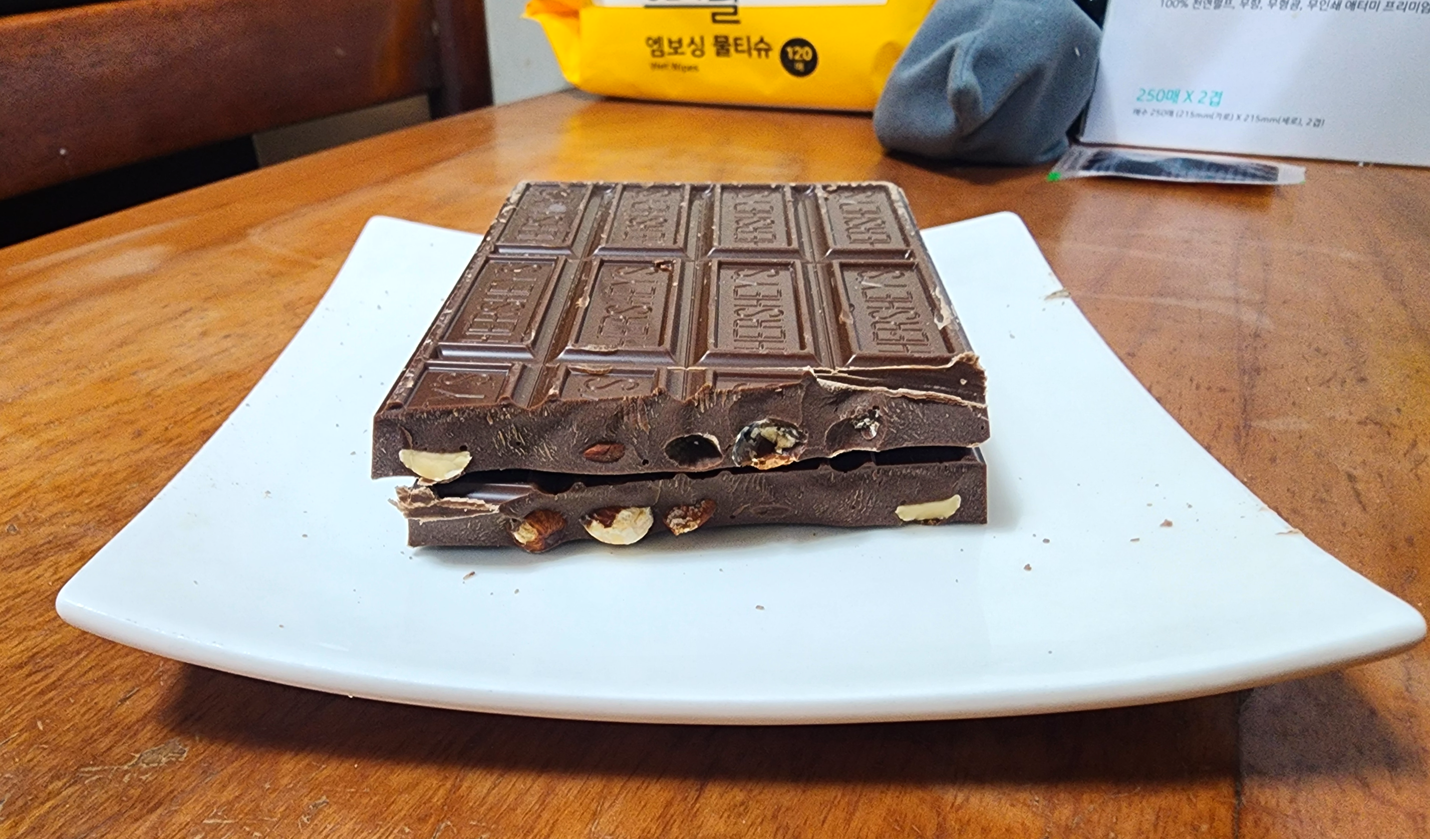 허쉬밀크아몬드자이언트바