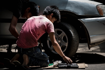 자동차 타이어 교체