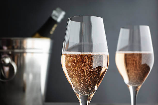 킹크랩 찜 &amp; 로제 샴페인(Rose Champagne) 와인 페어링｜바다의 풍요와 로제의 장밋빛 기포가 만나는 우아한 식탁