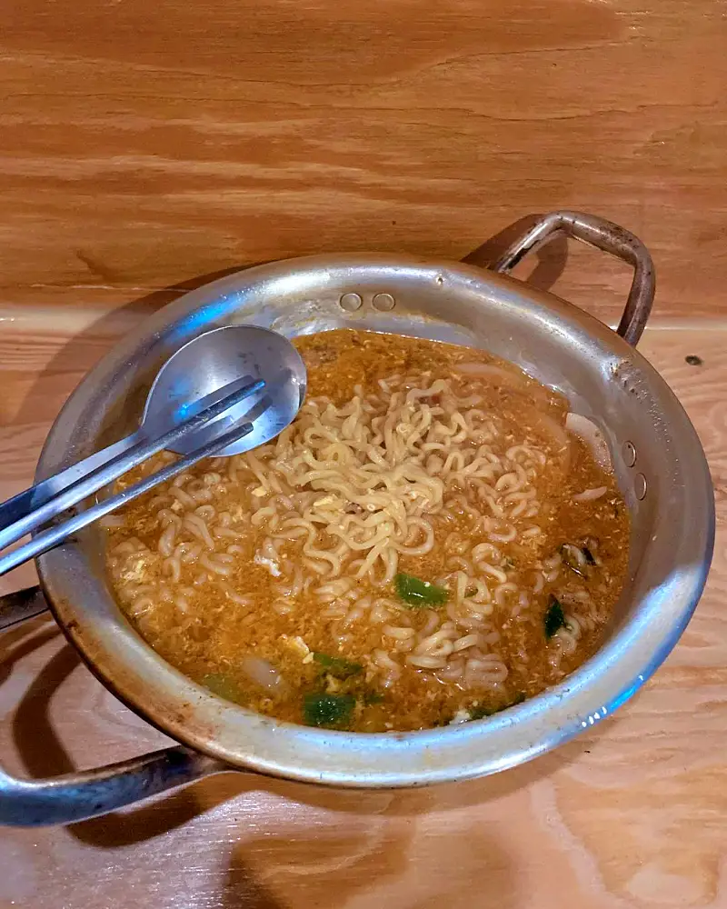 돈 잘버는 젊은사장 김치찌개 순대볶음 계란말이 홍대 레트로 패피 패션 소품 옷가게 사장님이 하는 실내포차 포장마차 맛집 서장훈 주우재 추천 소개