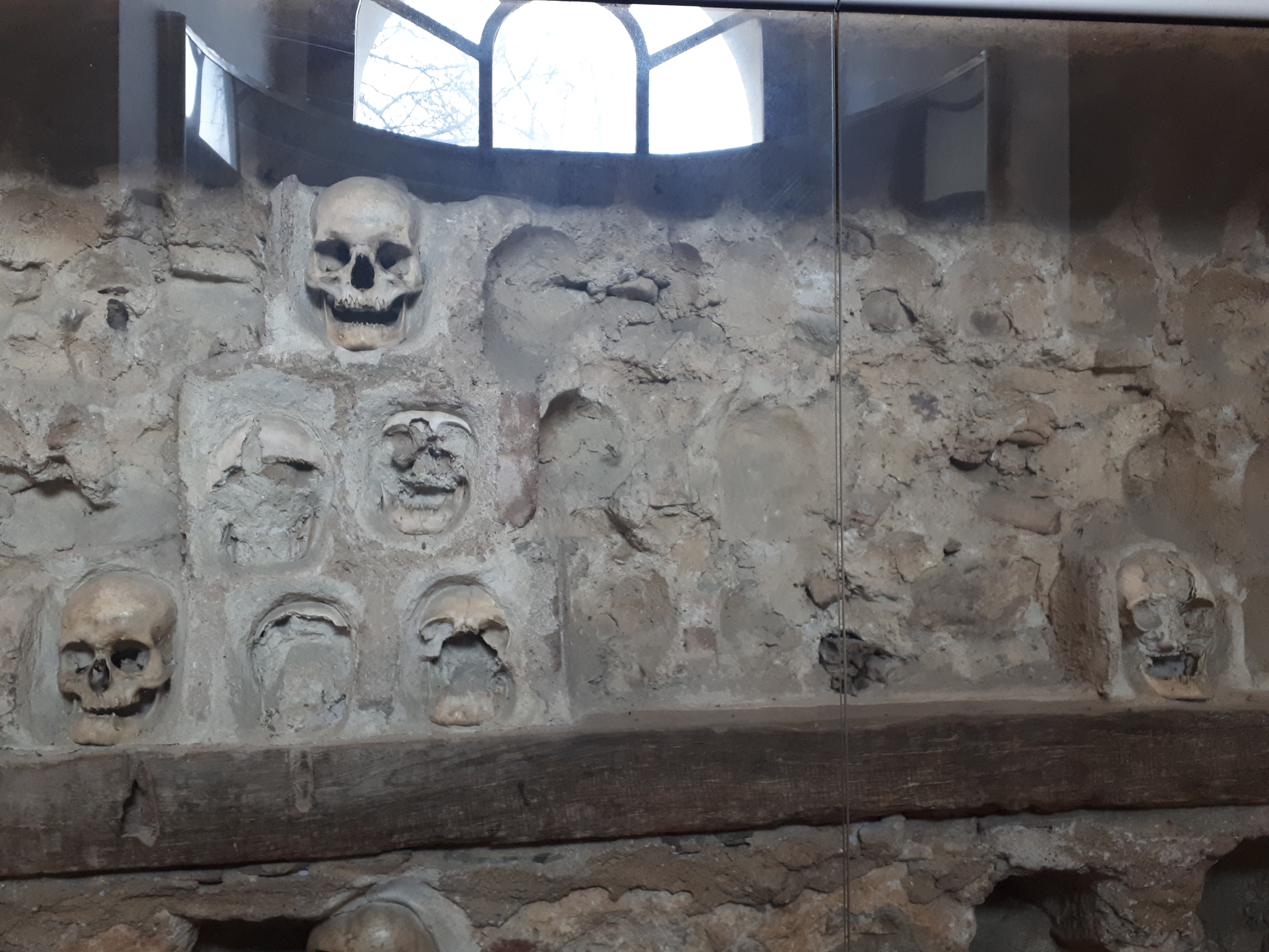 세르비아 니슈 해골 탑 세르비아 군인과 오스만 병사