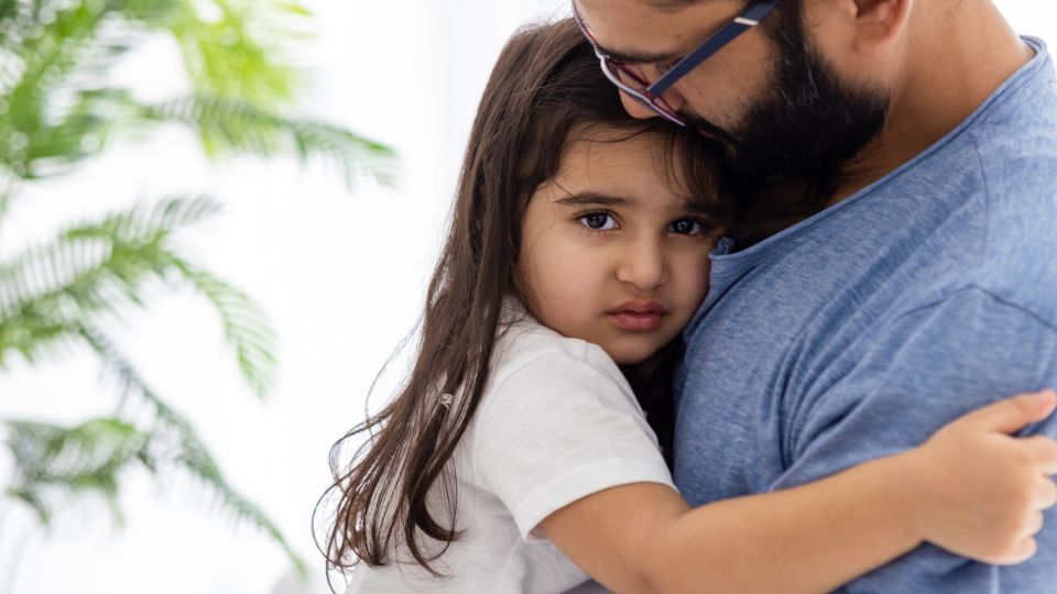 떨어져 있는 것을 불안해 하는 분리 불안 장애