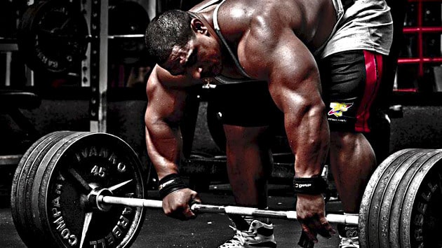 고중량 바벨을 드는 모습