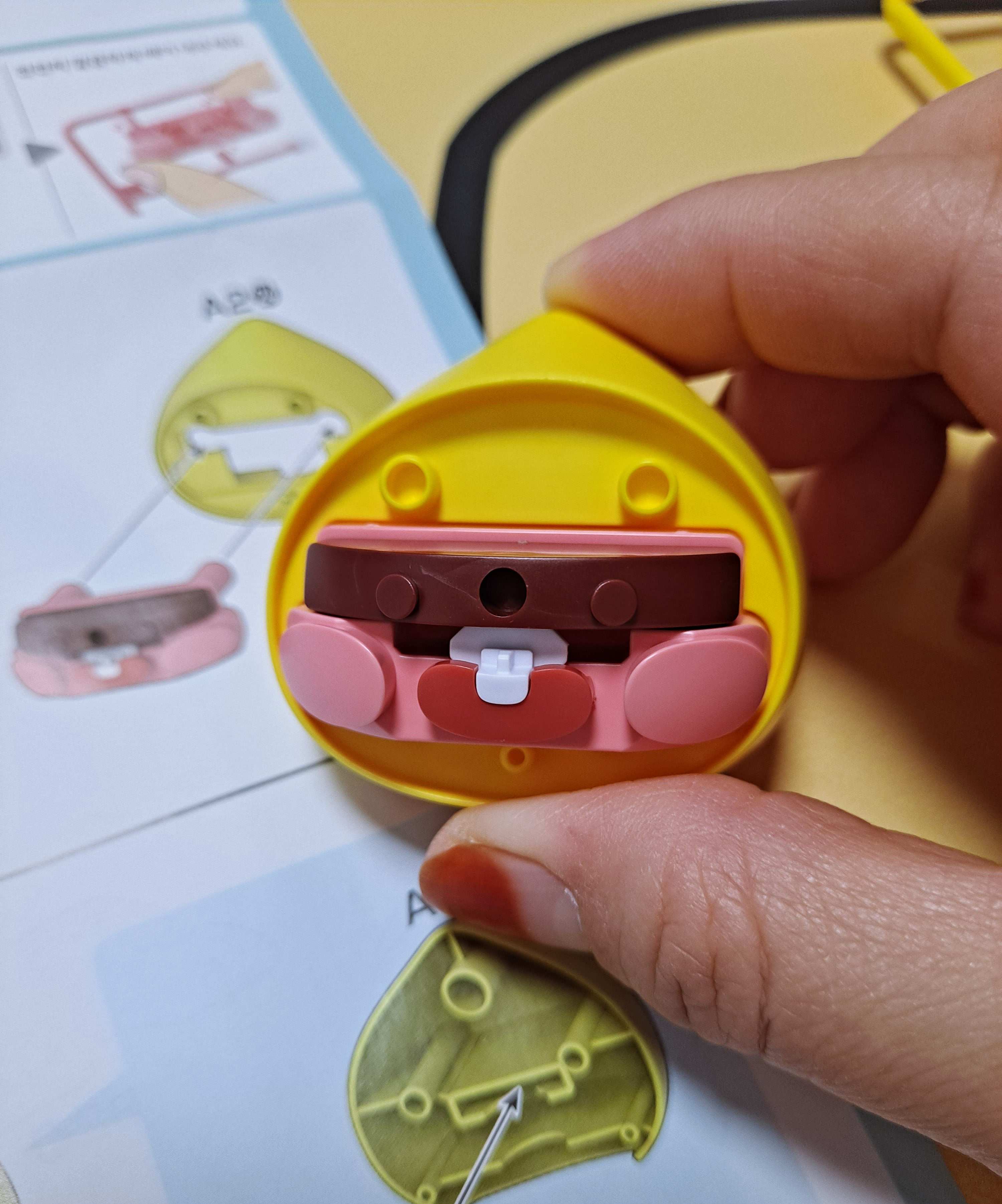 어피치 얼굴 조립중