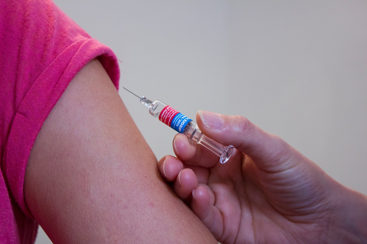 a picture of an intramuscular injection