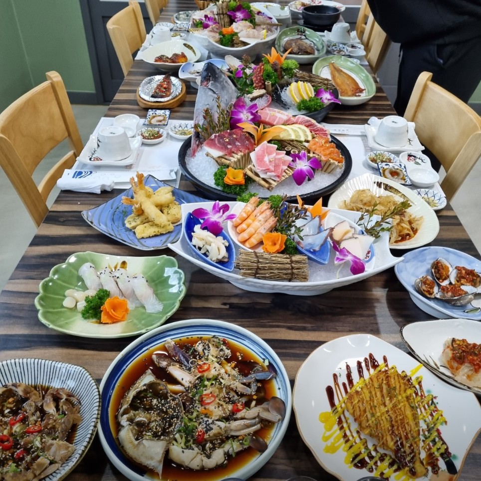 스끼다시 많은 군산 횟집 찾는다면? 비응항 앞 완도 횟집 추천드려요!