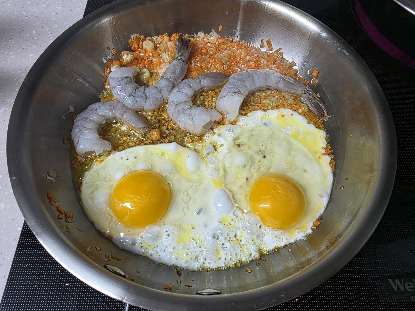 계란과 통새우 넣기