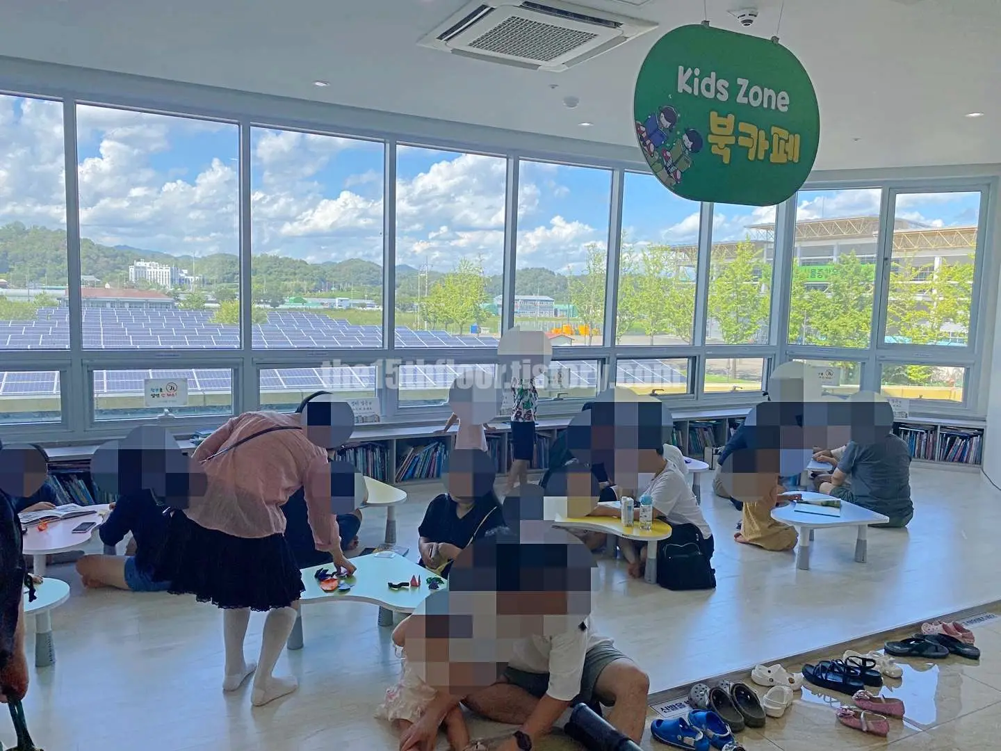 경남 의령 &amp;#39;의령 곤충생태학습관&amp;#39; (2층 &amp;#39;북카페)