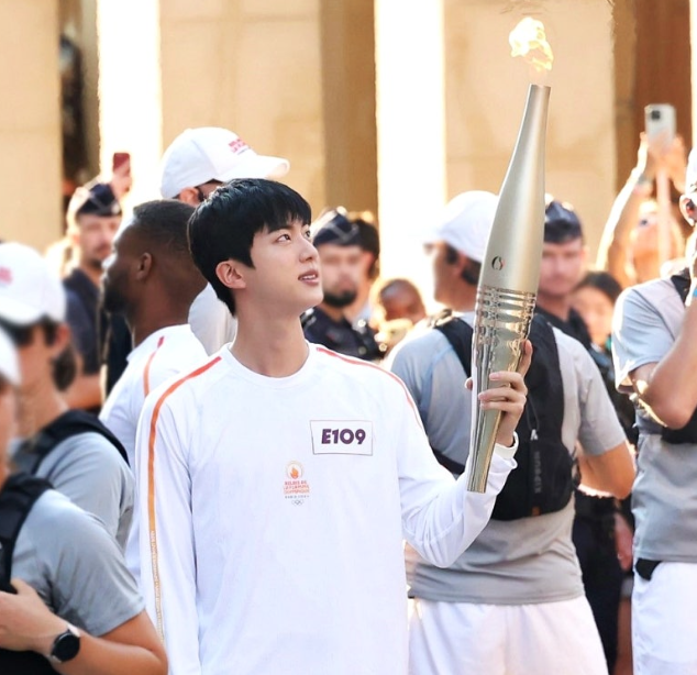 BTS 진의 성화봉송