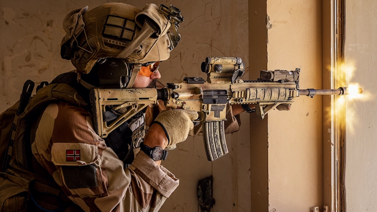 특수부대 실제 장비 총정리|실전에서 쓰는 총기·야시장비 완벽 분석 관련 사진