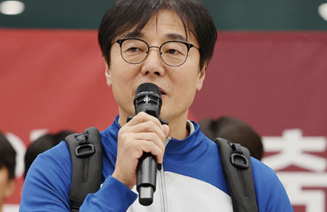 황선홍 감독