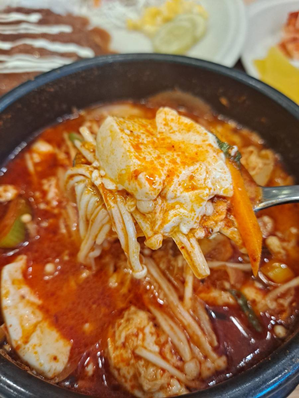 순두부찌개 한입