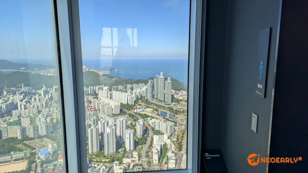 화장실에서도 이 정도의 뷰는 보입니다.