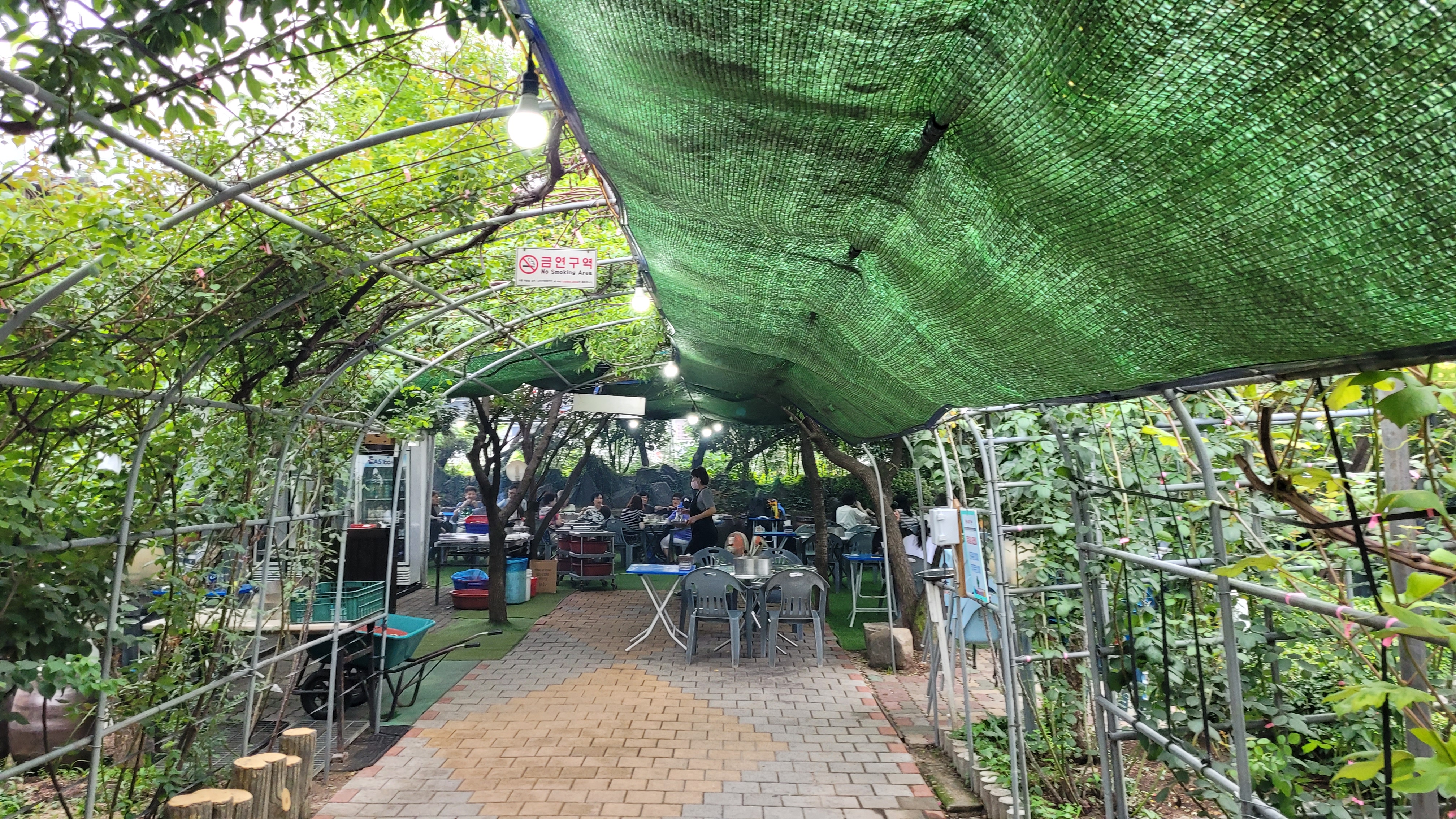 태릉원조숯불갈비 전경